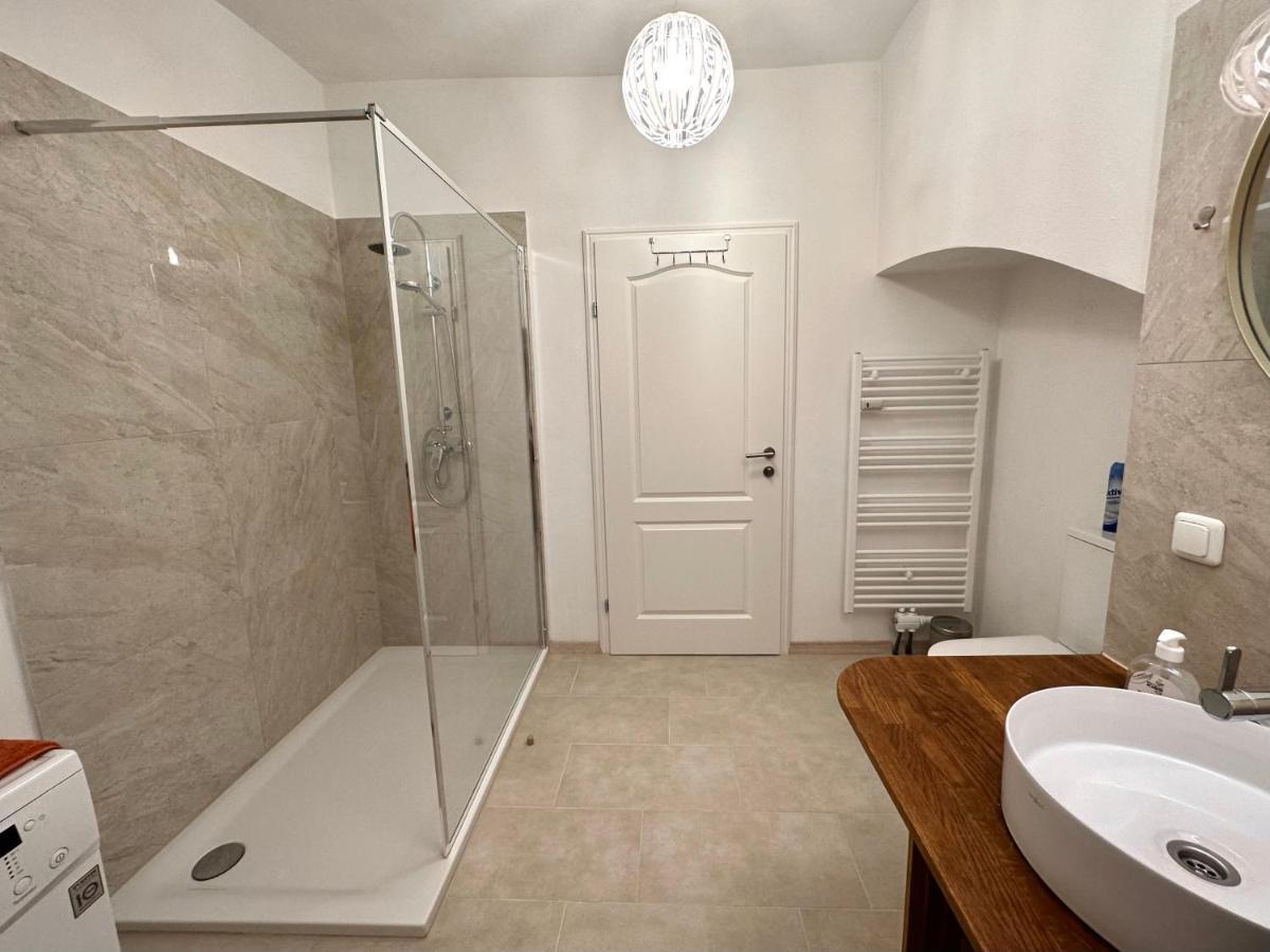 Altes Salzgewoelbe Badgasse Apartment Гмунден Екстериор снимка